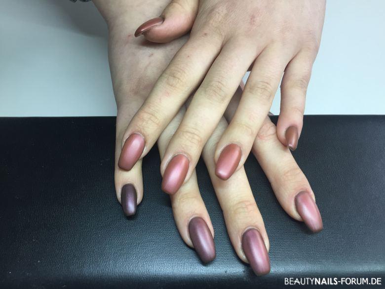 55+ matt farbene Nägel mit Nageldesign und UV-Gel