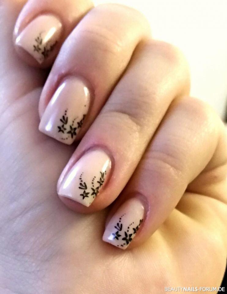 Spannende Nageldesign Ideen Schlicht Fotos