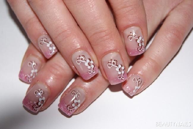 Sommernägel Nageldesign 2021 - 100 Bilder mit Sommer Nailart Motiven